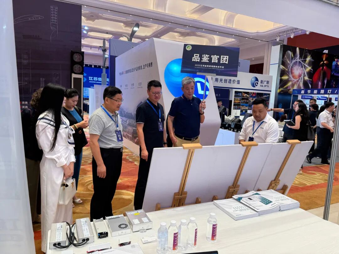 b7653bf7-2e9c-4e2a-a11d-f5e58bdd1a46.jpg